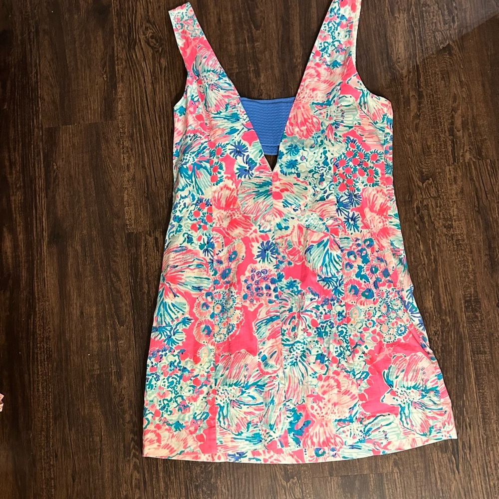 Lilly Pulitzer Shift Dress Size 12. Worn once. Unique!